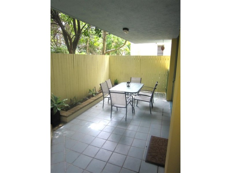 2/33 Australia Avenue, Broadbeach QLD 4218