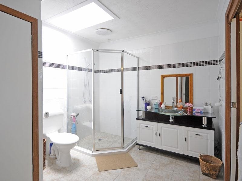 28 Larch Street, Tallebudgera QLD 4228