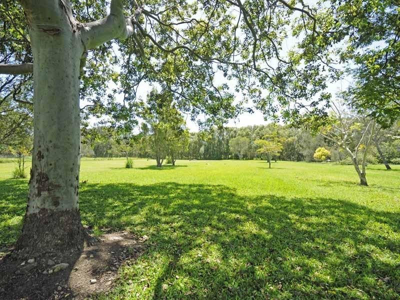 28 Larch Street, Tallebudgera QLD 4228