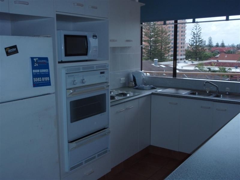 19 ‘Queensleigh’, 5 Queensland Avenue, Broadbeach QLD 4218