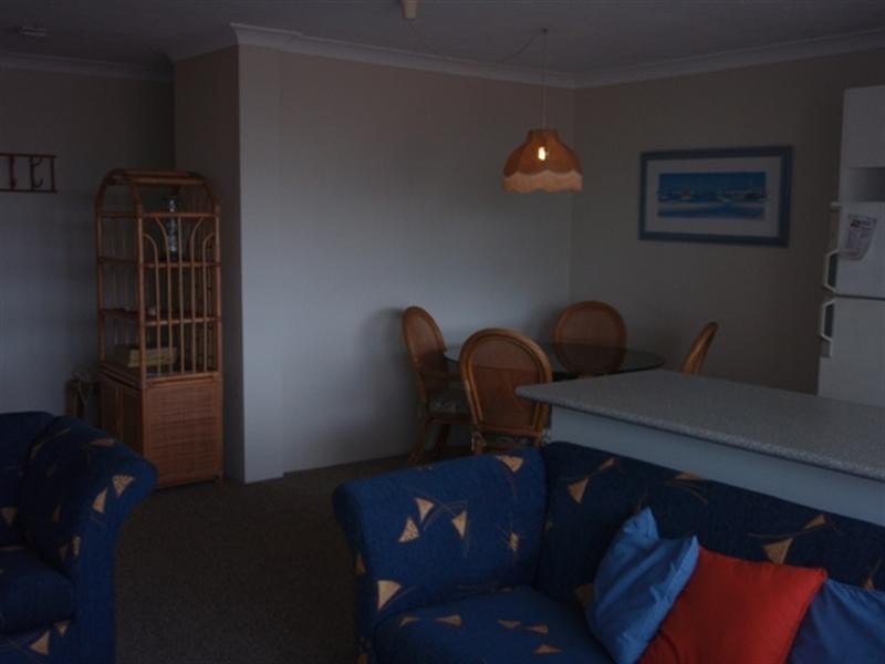 19 ‘Queensleigh’, 5 Queensland Avenue, Broadbeach QLD 4218