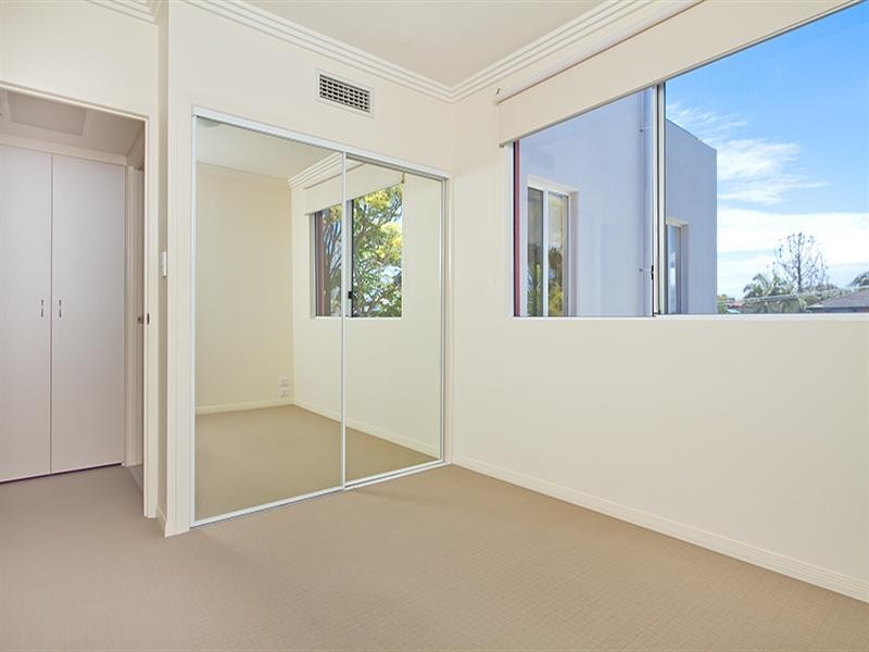 11 ‘Jaz’, 6 Rose Street, Southport QLD 4215