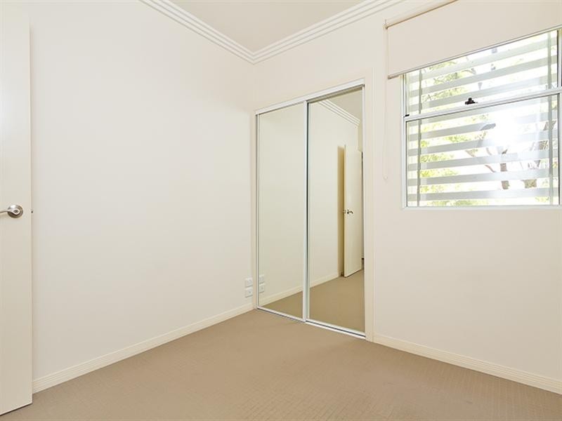 11 ‘Jaz’, 6 Rose Street, Southport QLD 4215