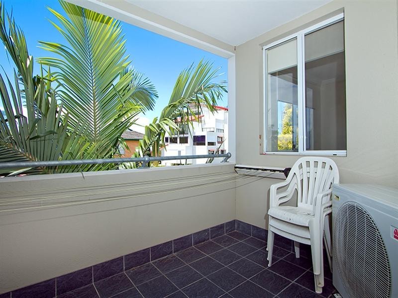 11 ‘Jaz’, 6 Rose Street, Southport QLD 4215
