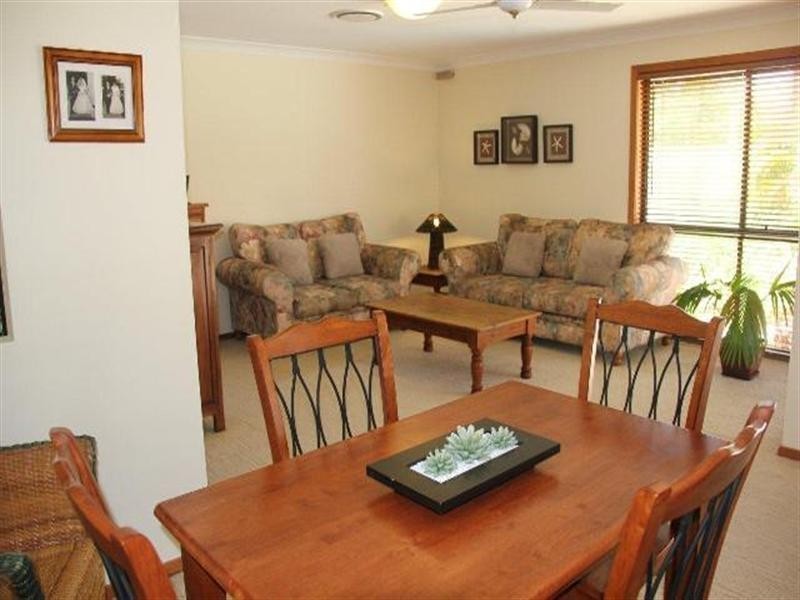 10 Swift Place, Burleigh Waters QLD 4220