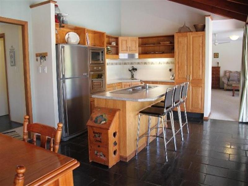 10 Swift Place, Burleigh Waters QLD 4220