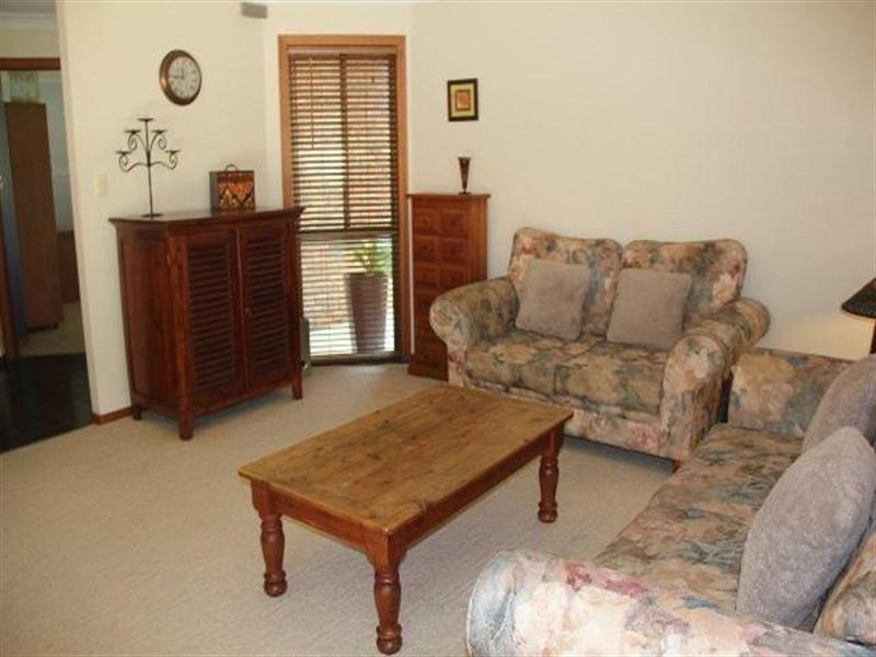 10 Swift Place, Burleigh Waters QLD 4220