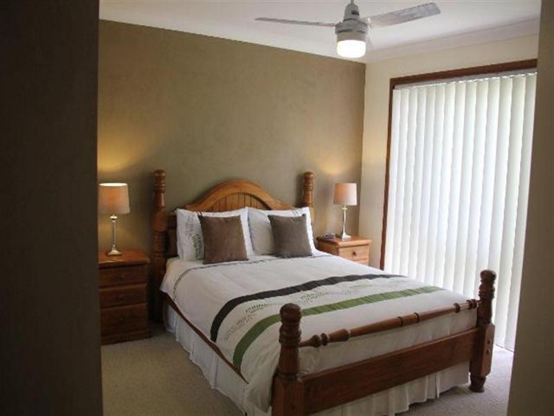 10 Swift Place, Burleigh Waters QLD 4220