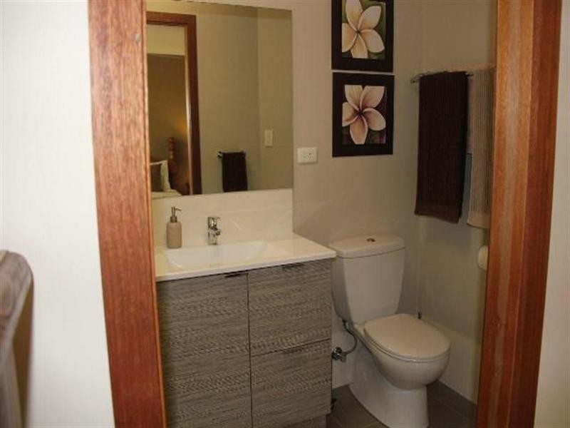 10 Swift Place, Burleigh Waters QLD 4220