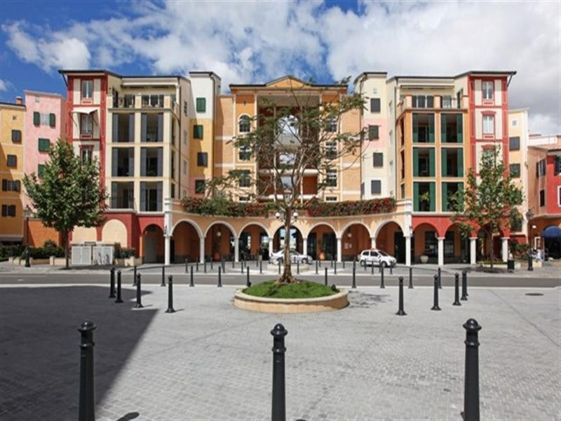 5043 Emerald Islands Drive, Carrara QLD 4211