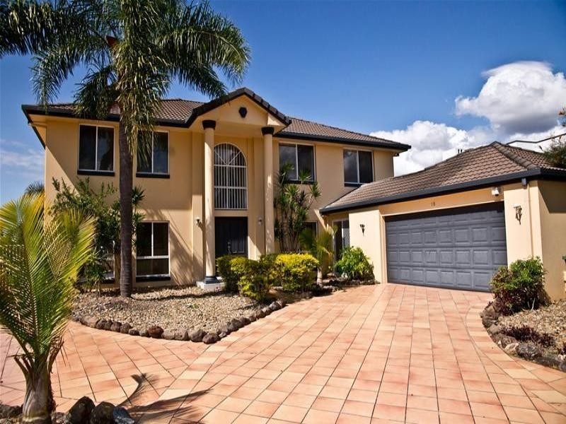 16 Staysail Crescent, Clear Island Waters QLD 4226