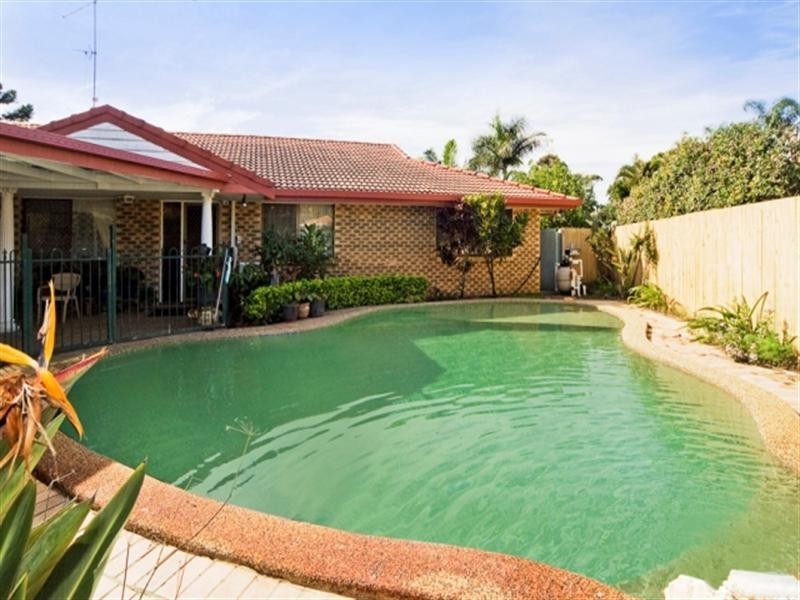 8 Sequana Avenue, Mermaid Waters QLD 4218