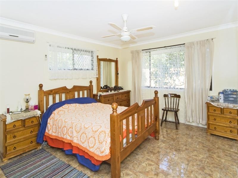 8 Sequana Avenue, Mermaid Waters QLD 4218