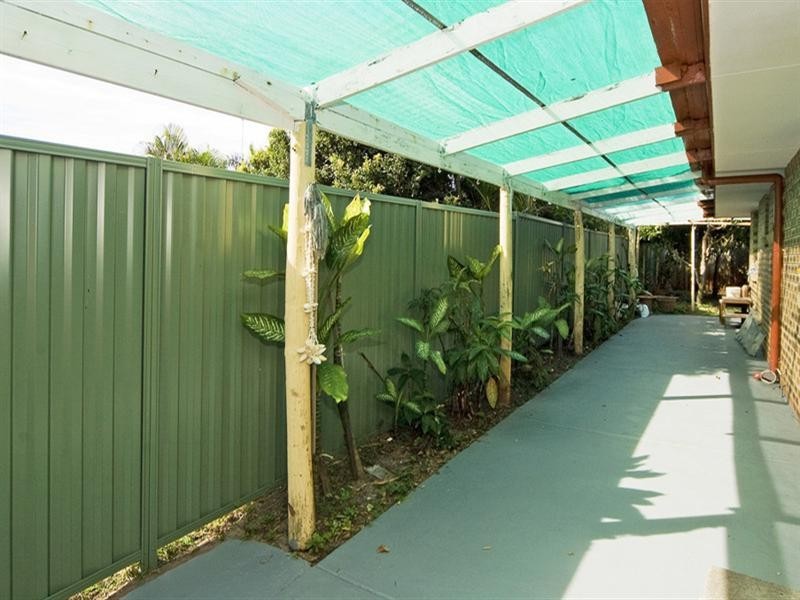 8 Sequana Avenue, Mermaid Waters QLD 4218