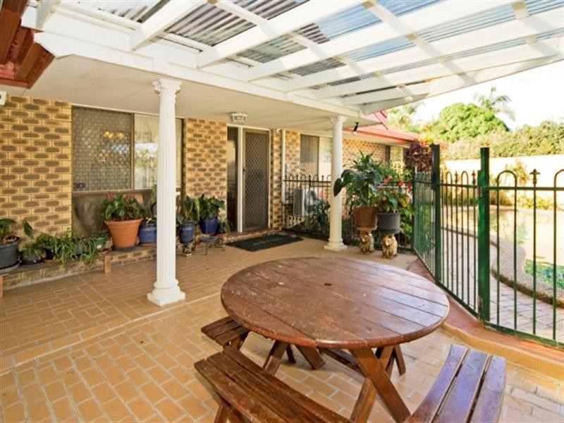 8 Sequana Avenue, Mermaid Waters QLD 4218