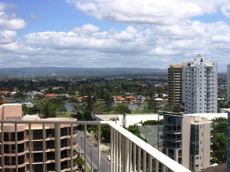 13E/F ‘Breakers North’, 50 Old Burleigh Road, Surfers Paradise QLD 4217