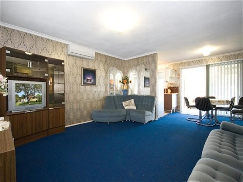 4 Summerland Key, Broadbeach Waters QLD 4218