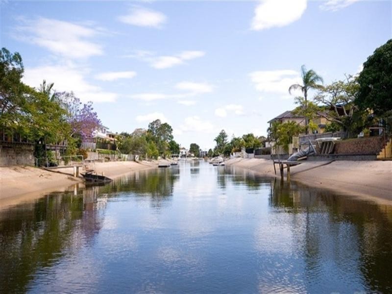 4 Summerland Key, Broadbeach Waters QLD 4218