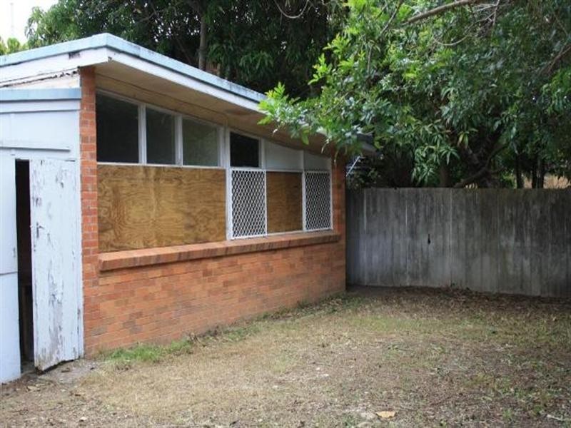 49 Breaker Street, Main Beach QLD 4217