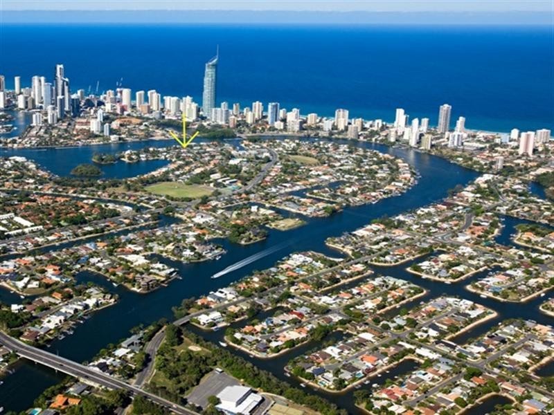 16 Naples Avenue, Isle Of Capri QLD 4217