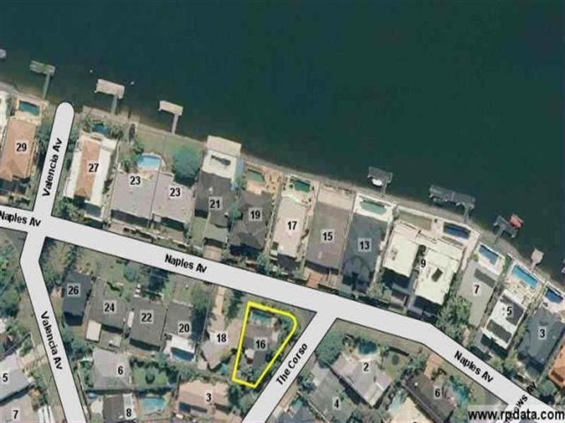 16 Naples Avenue, Isle Of Capri QLD 4217