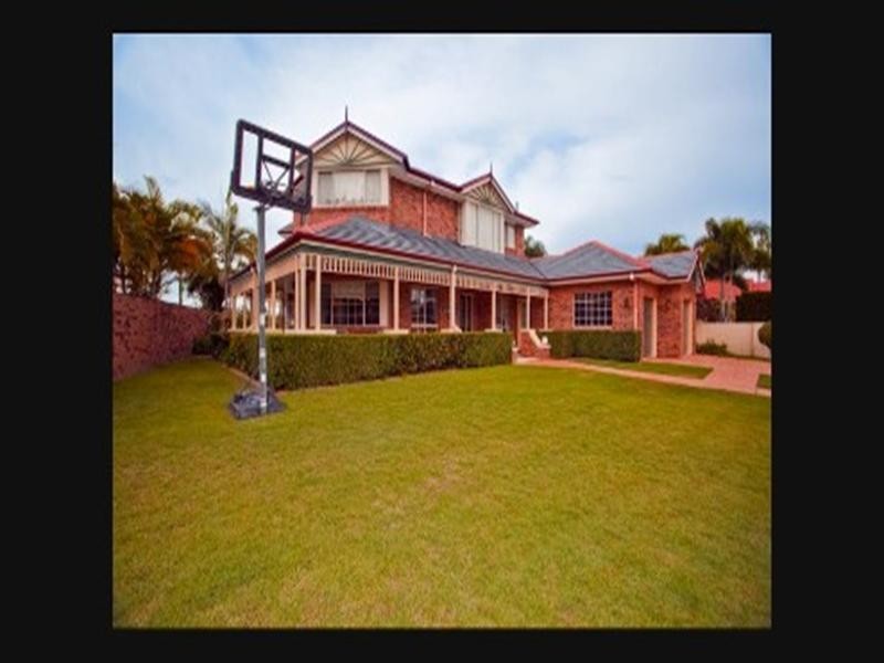 Clear Island Waters QLD 4226