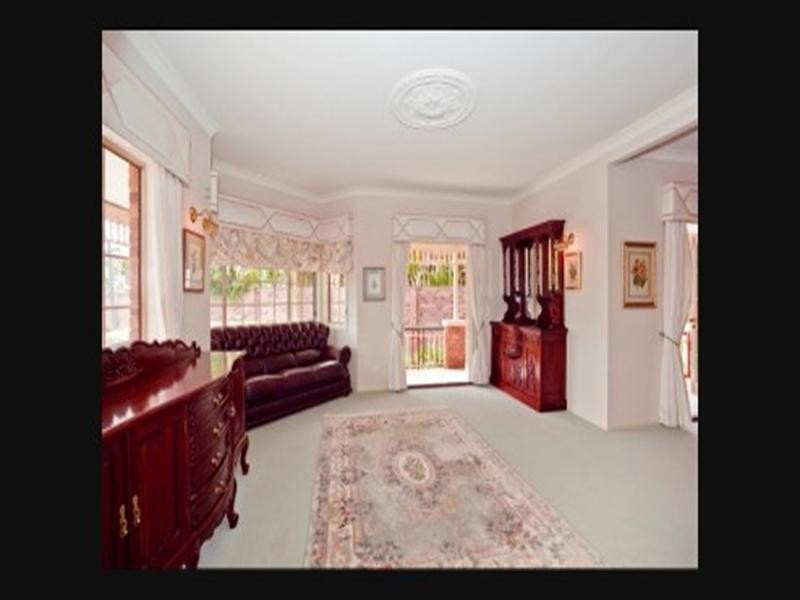 Clear Island Waters QLD 4226