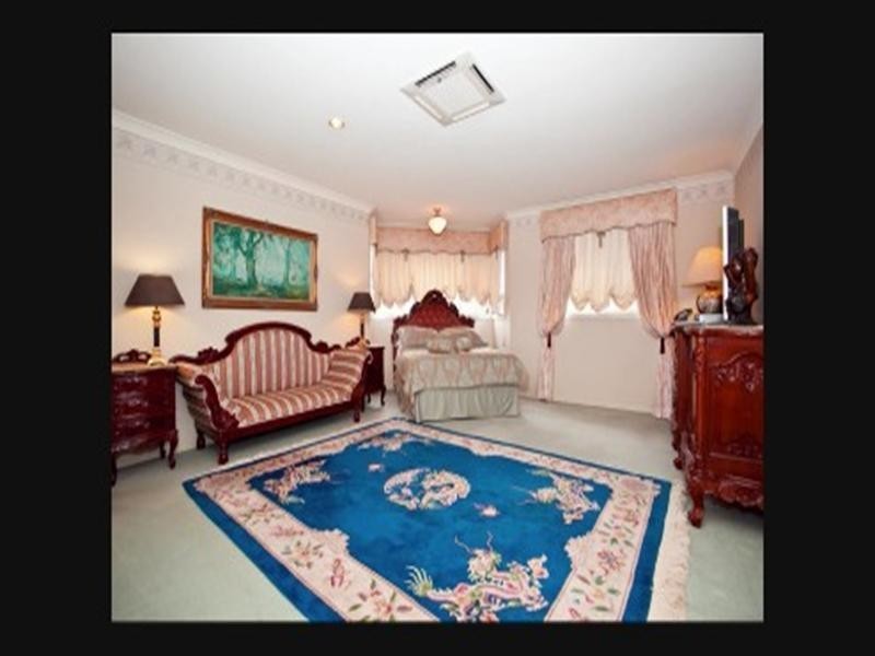 Clear Island Waters QLD 4226