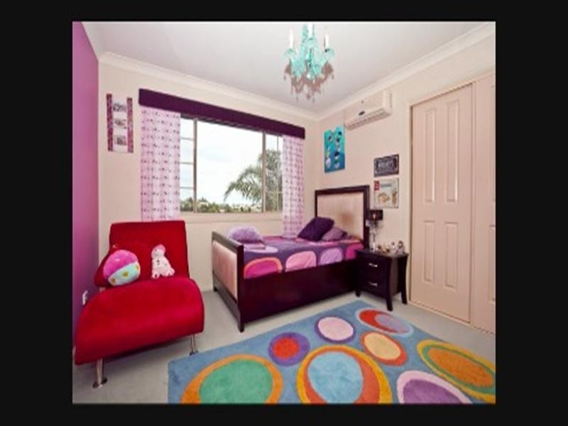 Clear Island Waters QLD 4226