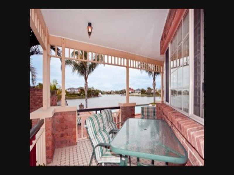 Clear Island Waters QLD 4226