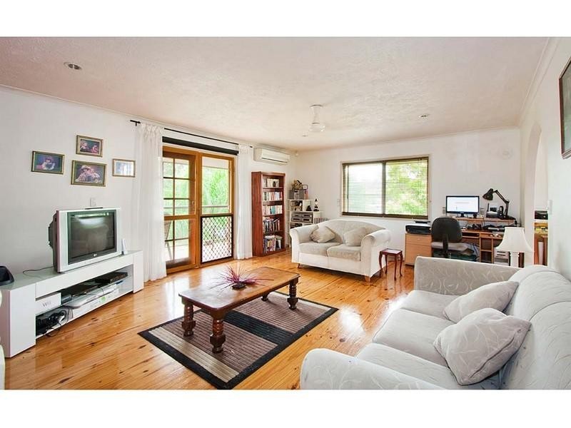 12 Geoff Wolter Drive, Molendinar QLD 4214