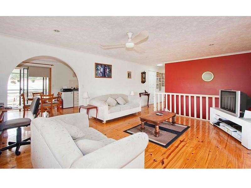 12 Geoff Wolter Drive, Molendinar QLD 4214