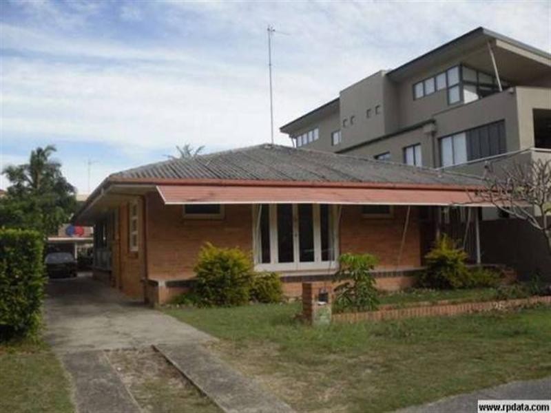 26 Armrick Avenue, Broadbeach QLD 4218