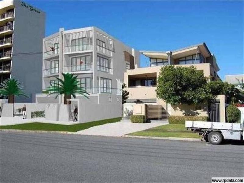 26 Armrick Avenue, Broadbeach QLD 4218