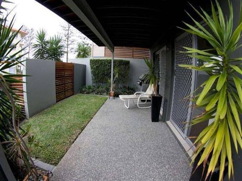 Villa 2/32 Pacific Parade, Bilinga QLD 4225