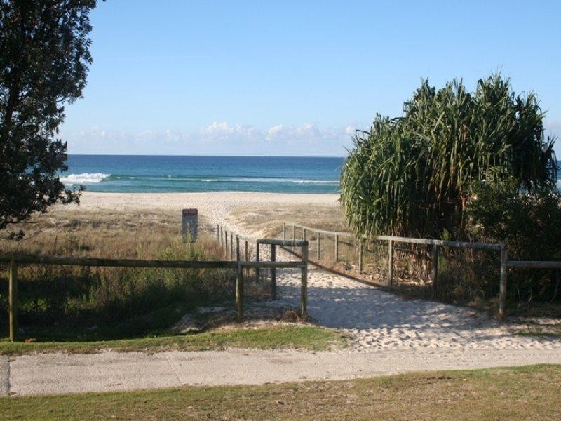 Villa 2/32 Pacific Parade, Bilinga QLD 4225