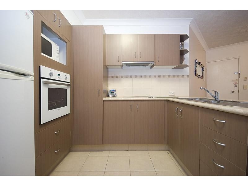 4 ‘Grande Florida’, 7 Redondo Avenue, Miami QLD 4220