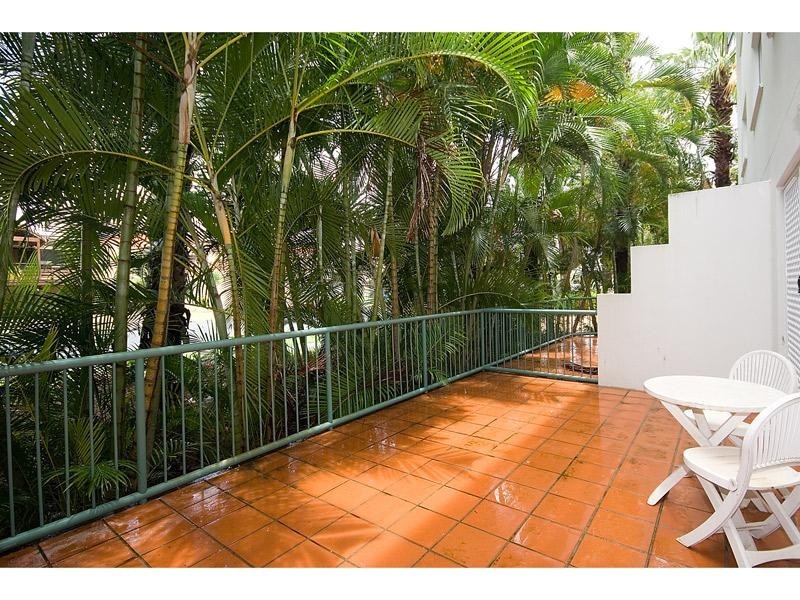 4 ‘Grande Florida’, 7 Redondo Avenue, Miami QLD 4220