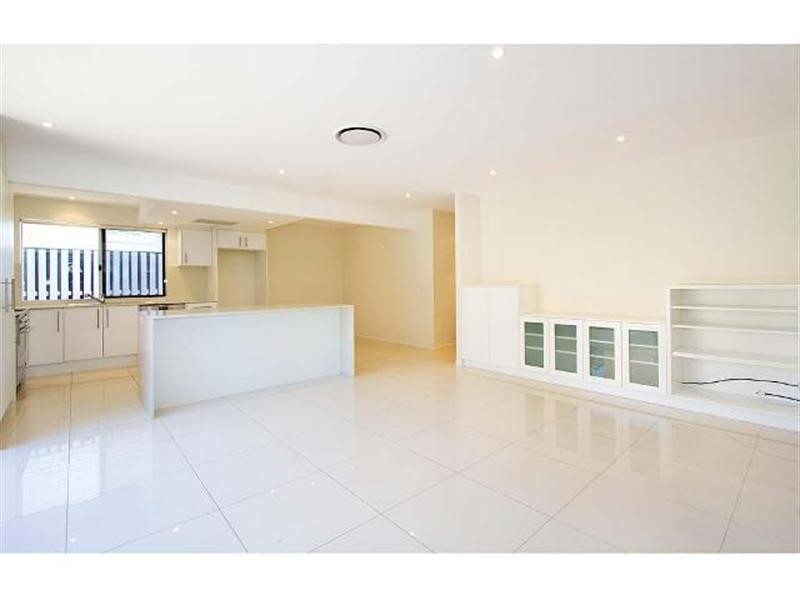 25 Petrel Avenue, Mermaid Beach QLD 4218