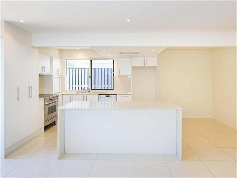 25 Petrel Avenue, Mermaid Beach QLD 4218