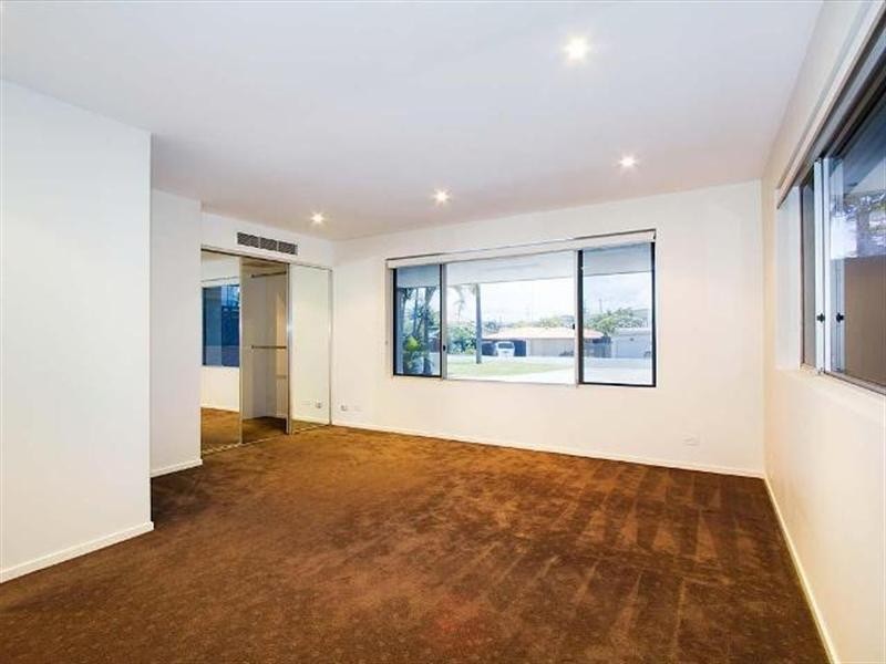 25 Petrel Avenue, Mermaid Beach QLD 4218