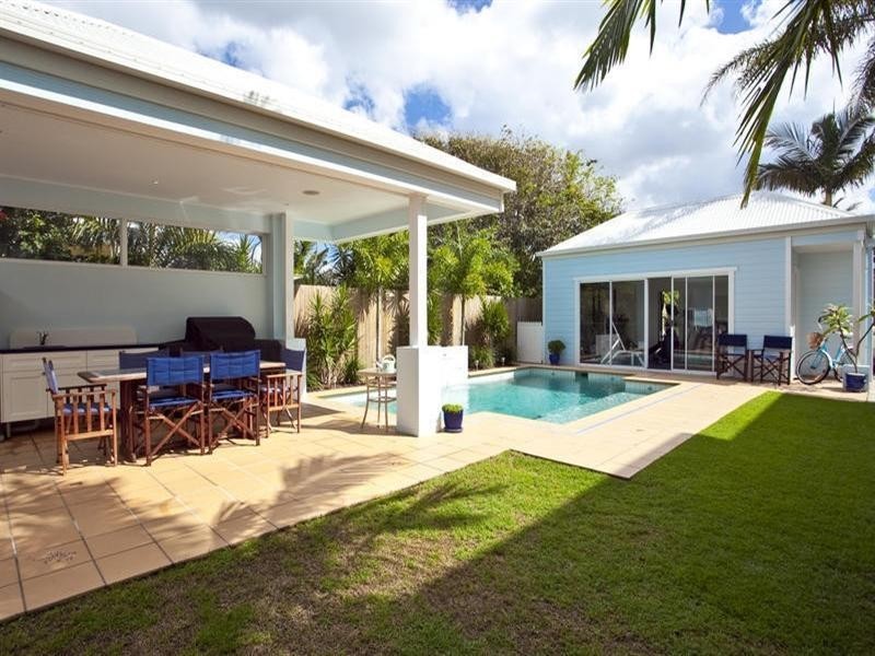 25 Thirteenth Avenue, Palm Beach QLD 4221