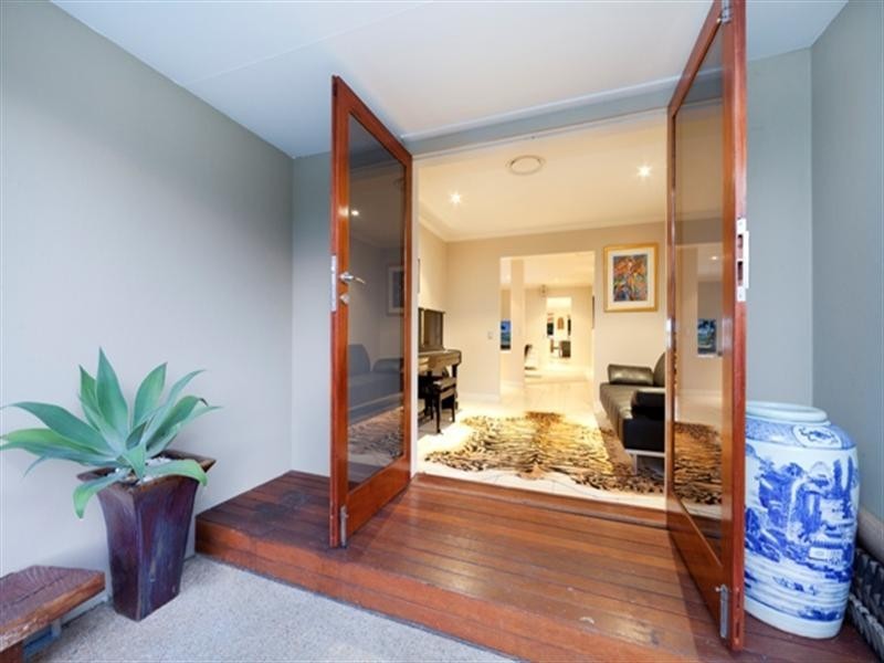 Broadbeach Waters QLD 4218