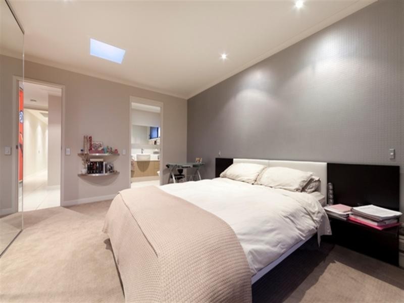 Broadbeach Waters QLD 4218