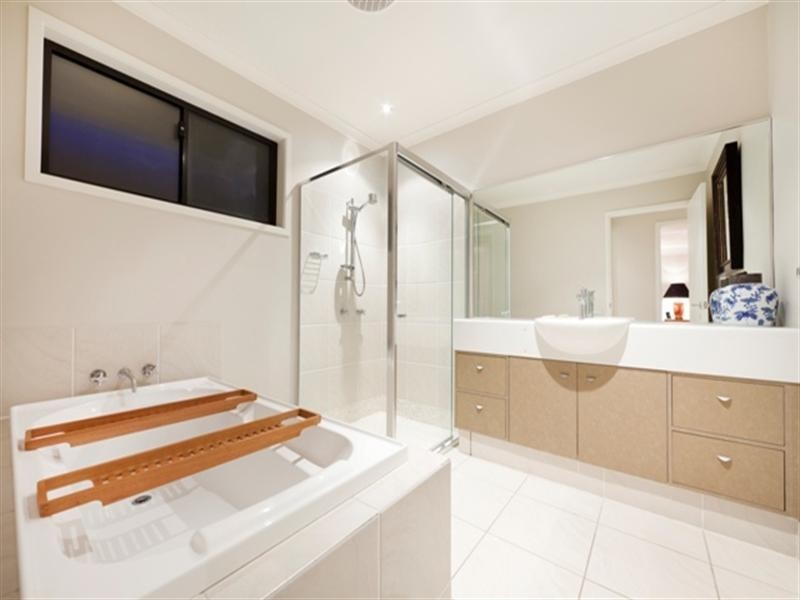 Broadbeach Waters QLD 4218