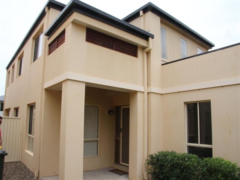 10 Noelene Lane, Arundel QLD 4214