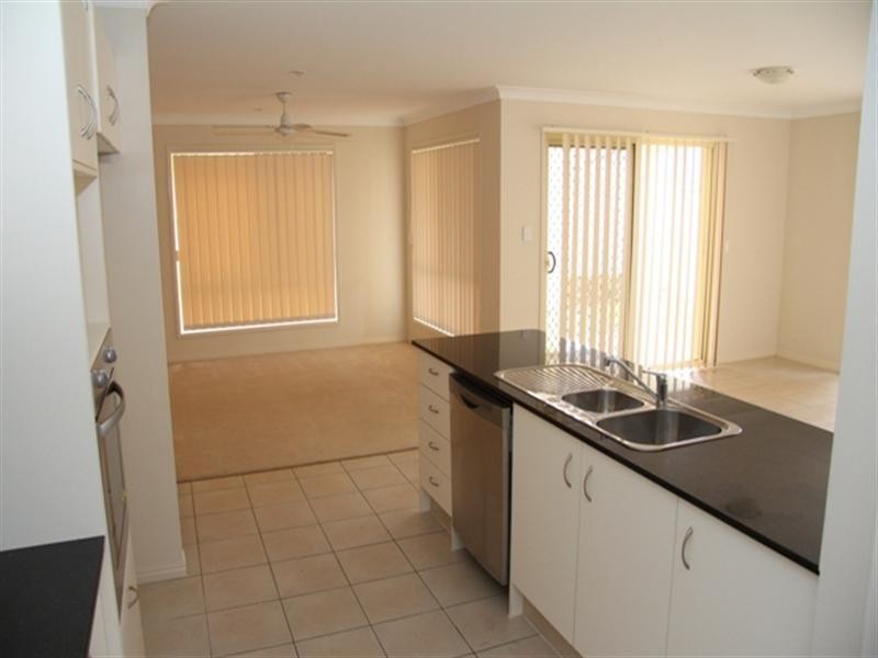 10 Noelene Lane, Arundel QLD 4214