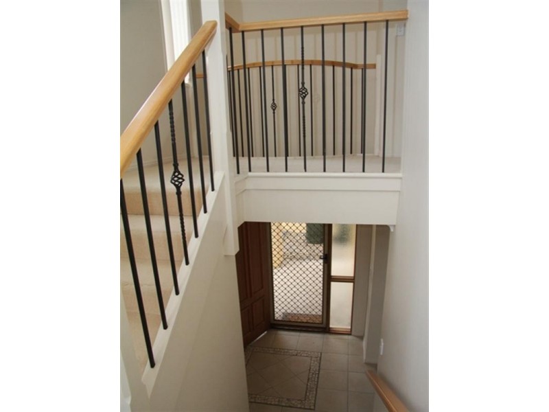 10 Noelene Lane, Arundel QLD 4214