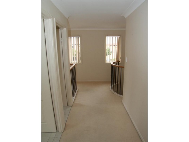 10 Noelene Lane, Arundel QLD 4214