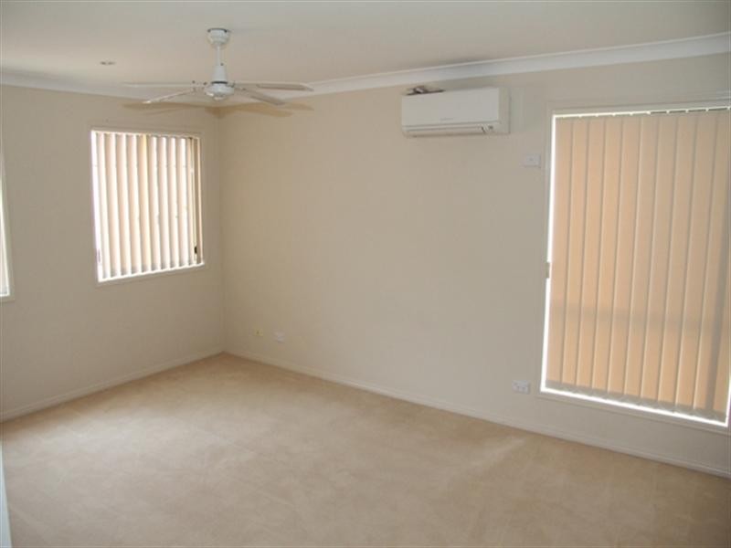 10 Noelene Lane, Arundel QLD 4214